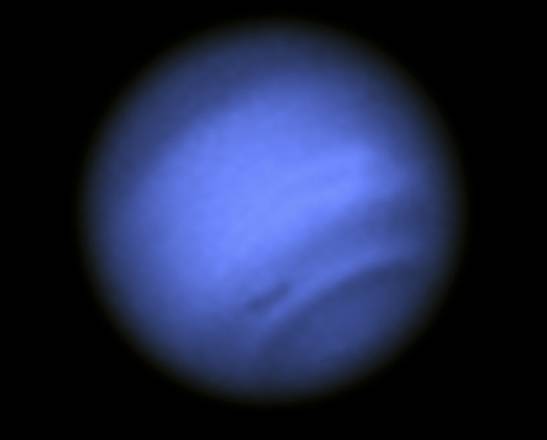 La misteriosa macchia scura su Nettuno è un vortice di nubi