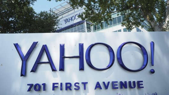 Attacco hacker a Yahoo: "Rubate chiavi d'accesso a 200 milioni di utenti"