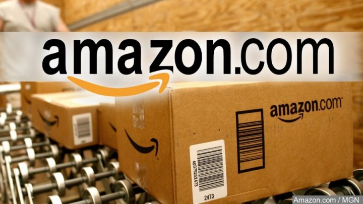 Previsione degli acquisti I big del commercio elettronico potrebbero incrementare ulteriormente i propri già lauti guadagni se riuscissero a prevedere i bisogni dei consumatori. Diverse aziende tra cui Amazon stanno lavorando ad algoritmi di AI in grado di capire che cosa avremo bisogno nell’immediato futuro prima che noi stessi ce ne rendiamo conto. Se ogni mese compriamo un best seller di fantascienza è probabile che saremo interessati anche a quello che uscirà il mese prossimo. E allora perché non proporcelo in anteprima, magari a prezzo scontato? Ma Amazon, vendendo praticamente di tutto, dall’elettronica agli alimentari, dispone di un’enorme mole di dati sui gusti e gli schemi di consumo dei propri clienti: un’ottima base per permettere ai cervelloni elettronici di elaborare e indovinare le nostre necessità.