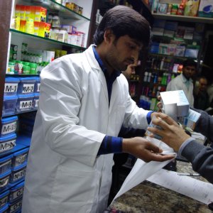 I turisti del superfarmaco contro epatite C in India