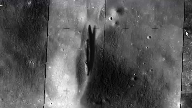 L'Astronave Aliena dell'Apollo 20 sul Delporte Crater visibile su Google Earth-Moon