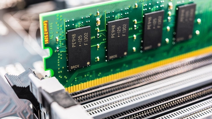 Nuova memoria LI-RAM usa la luce per le informazioni