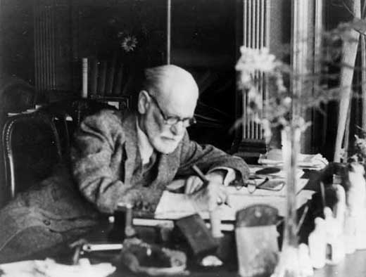 Freud nel suo studio