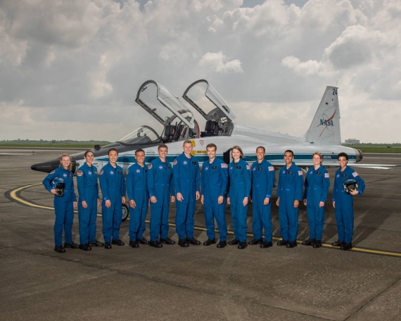 La foto ufficiale della classe del 2017 degli astronauti NASA. | NASA/ROBERT MARKOWITZ