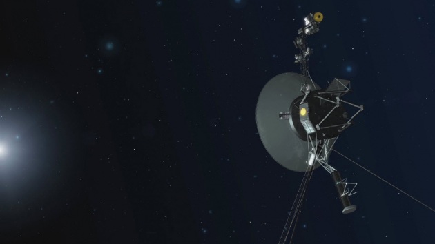 Illustrazione: la Voyager 1 in rotta verso nuovi orizzonti alla folle velocità di 17 km/s, ossia 61.200 km l'ora!|NASA/JPL-CALTECH