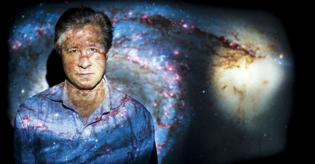 Il fisico Erik Peter Verlinde, dell’Università di Amsterdam. Afferma che non vediamo la materia oscura perché non esiste. Il fisico Erik Peter Verlinde, dell’Università di Amsterdam. Afferma che non vediamo la materia oscura perché non esiste.
