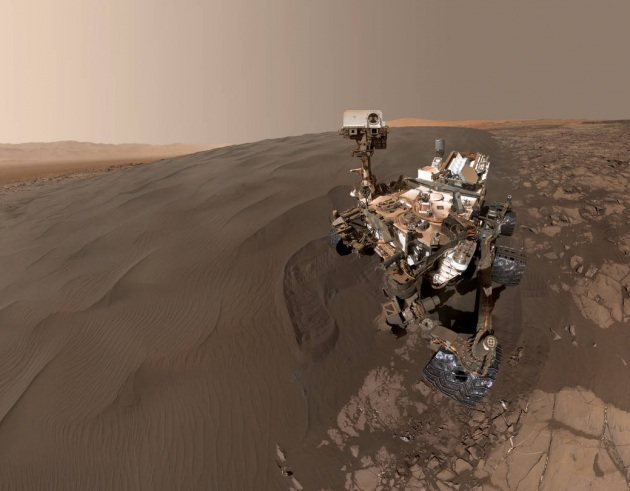 Un "selfie" di Curiosity: presto il rover della Nasa potrebbe essere attorniato da compari volanti.|NASA/JPL-Caltech/MSSS