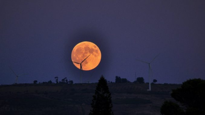 Eclissi della super luna di sangue