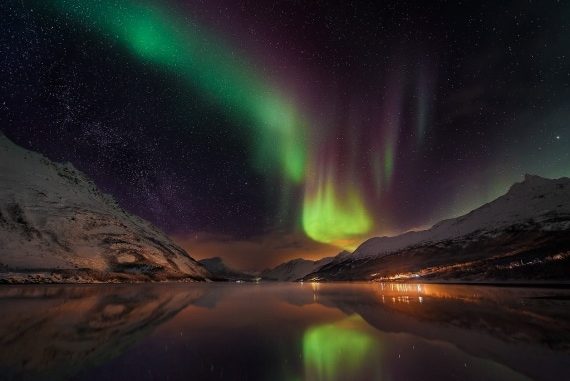 Un'aurora boreale in Norvegia: una delle foto finaliste dell'Insight Astronomy Photographer of the Year 2016. | Matt Walford