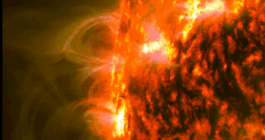 Pioggia coronale osservata in uno degli anelli di plasma relativamente piccoli, definiti Raining Null-Point Topologies, presi in considerazione nello studio.Crediti: Nasa Sdo / Emily Mason