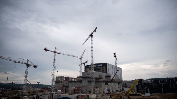 Costruzione di centrale nucleare