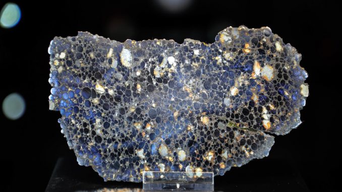Trovata in un meteorite una proteina aliena Trovata in un meteorite una proteina aliena