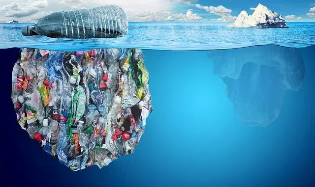 Iceberg di plastica si muovono nell'Oceano Pacifico