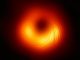 Stupenda foto in luce polarizzata del buco nero al centro di M87