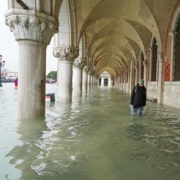 Mose di Venezia, allarme nelle imprese: «Il consorzio non sta pagando»