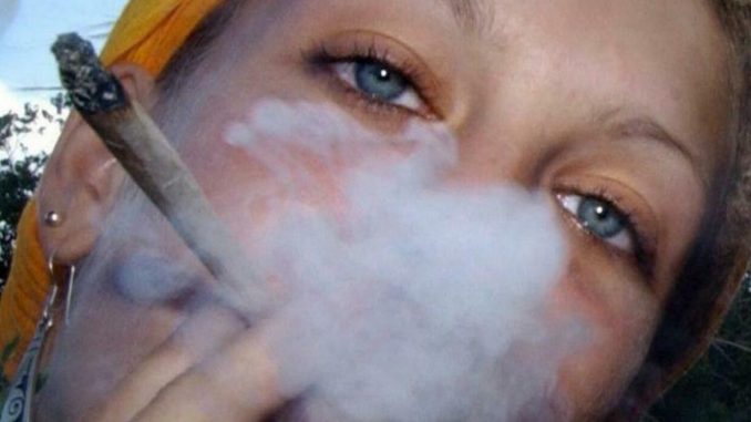 Marijuana, dipendenza dalla cannabis «legata ad aumento dei casi di schizofrenia». Lo studio danese.