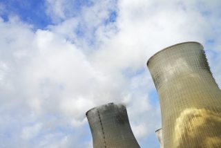 La centrale nucleare di Cruas-Meysse, in Francia (foto Getty)