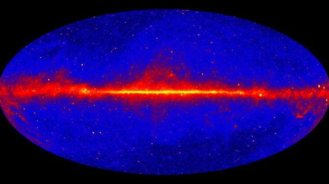 Una mappa dettagliata del cielo in raggi gamma. Crediti: Collaborazione NASA/DOE/Fermi LAT