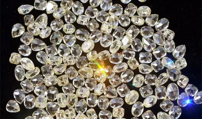 Dai meteoriti un nuovo materiale più duro dei diamanti